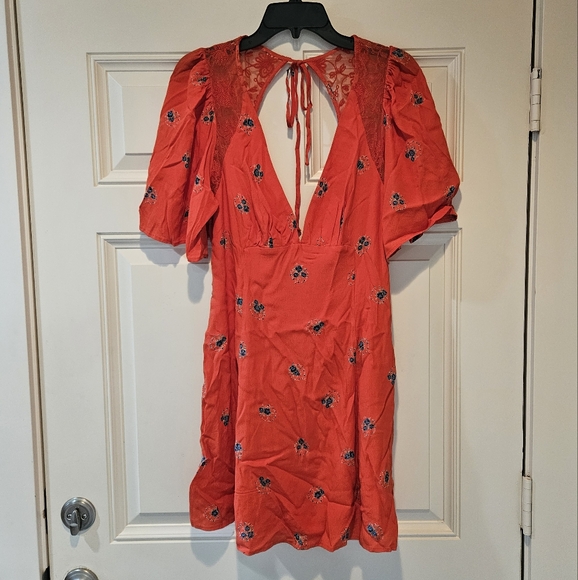 Free People Mockingbird Mini Dress Deep V Neck SS Open Back Hot Cherry Siz 8 NWT - Picture 15 of 16